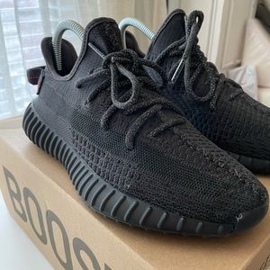 YEEZY BOOST 350 V2